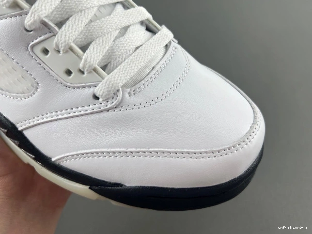 5 JORDAN AIR RETRO DD0587-110 'WHITE BLACK' 1207